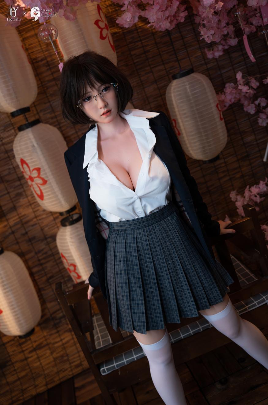 Sex doll ELLE (Houyu Doll 150cm F-cup silicone)