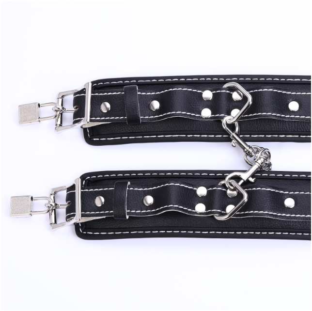 BDSM Sett - Håndjern, pisk, bånd, knebleball, øyemaske (sett i 9 deler)