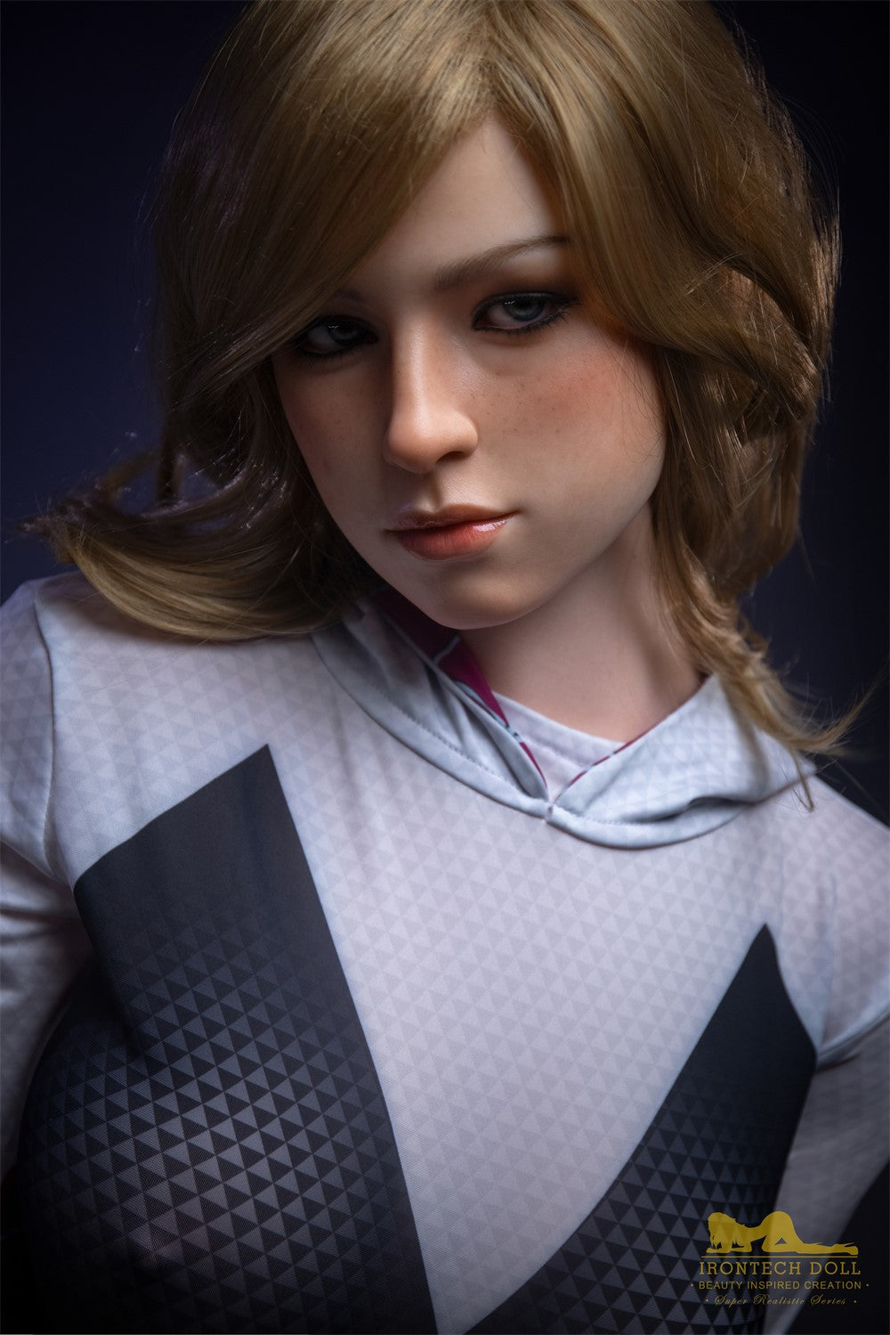 Gwen sexdukke (Irontech Doll 167 cm E-cup S38 silikon)