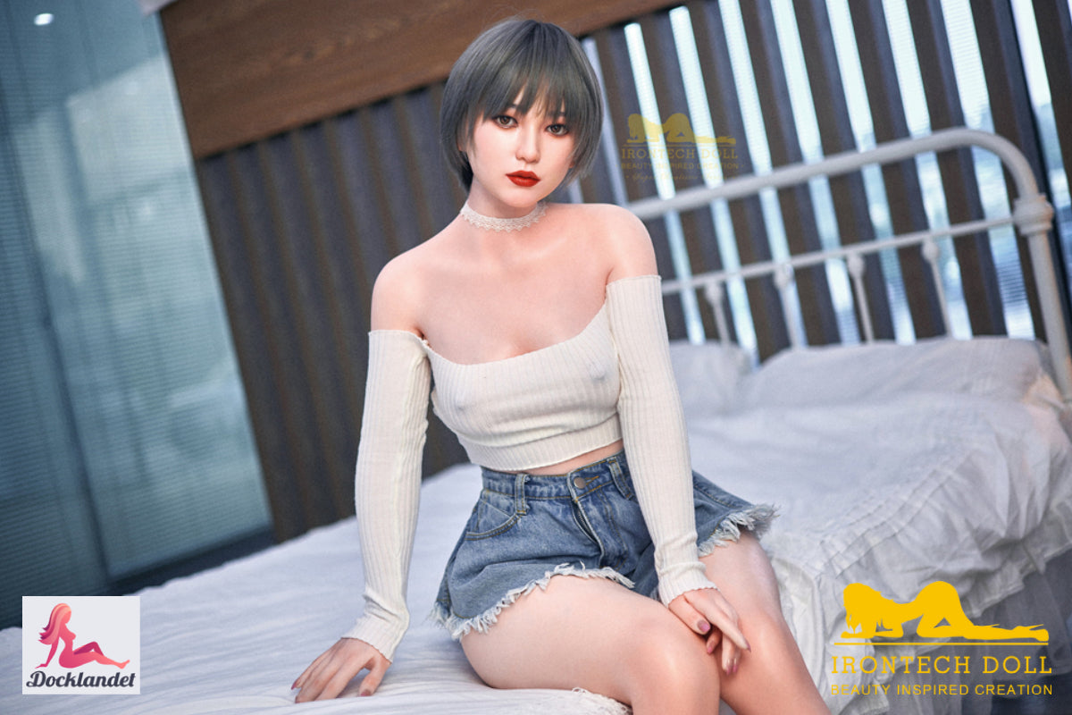 Sakura sexdukke (Irontech Doll 152cm a-cup S10 silikon)