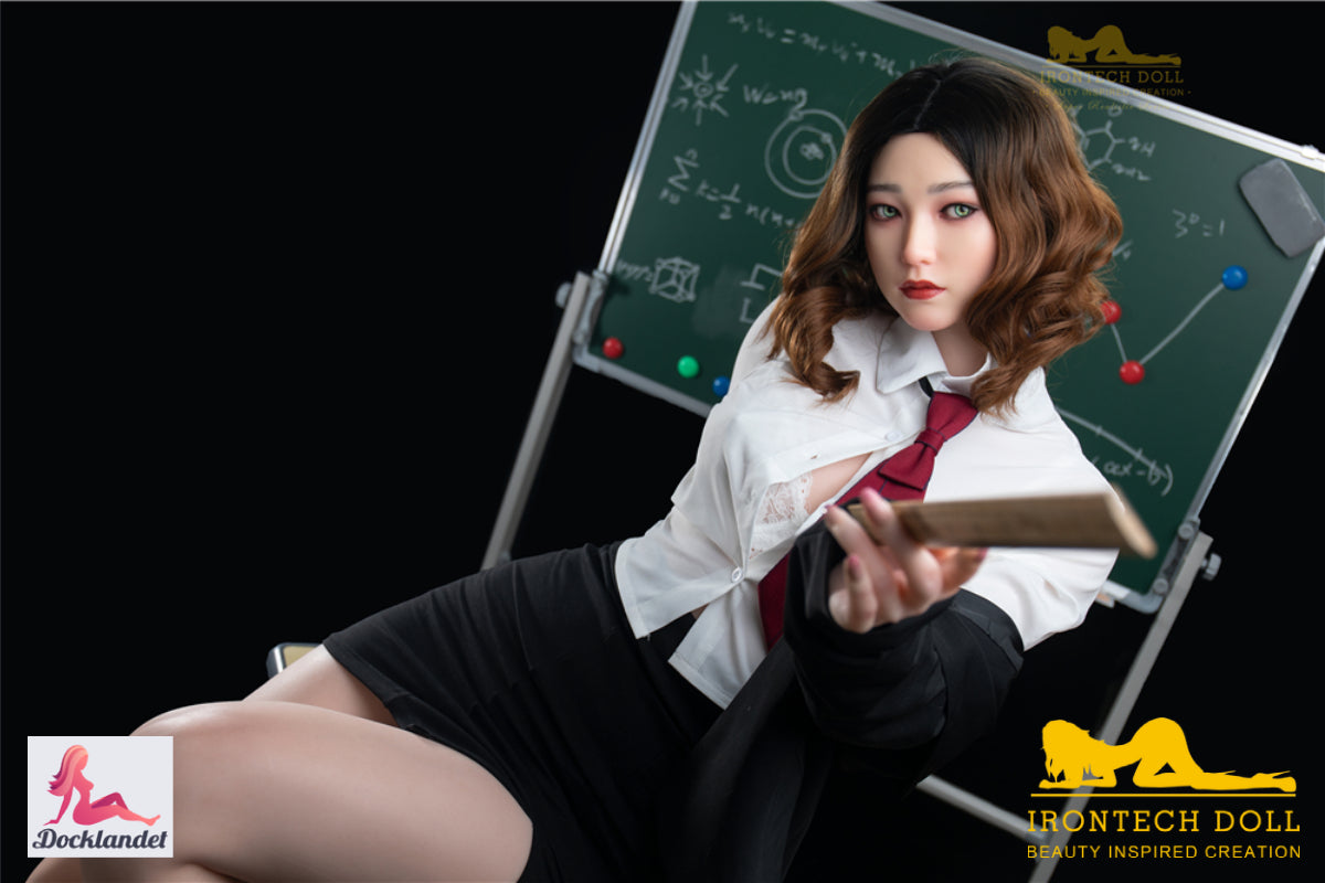 Karolina sexdukke (Irontech Doll 166cm B-cup S10 silikon)